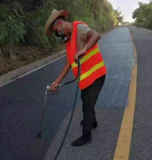 盘锦路面喷涂翻新彩色步道施工方案