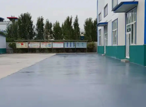 盘锦彩色路面喷涂翻新的材料对冬季